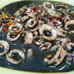 A picture of Oseng Cumi Hitam Pedas.