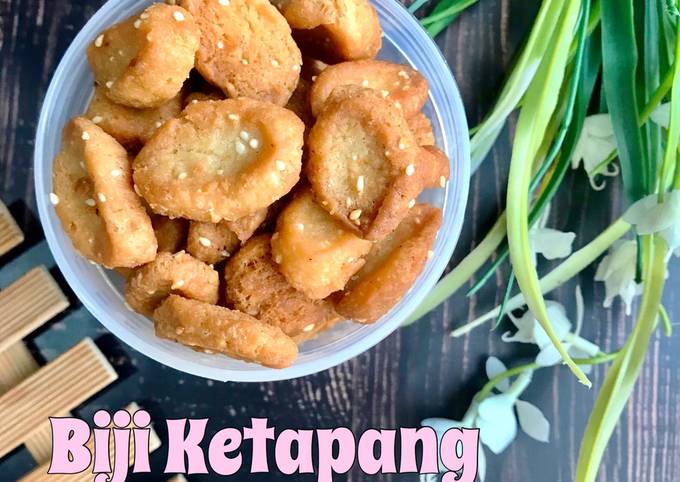 Cara Gampang Menyiapkan Biji Ketapang Manis (Eggless) yang Lezat Sekali