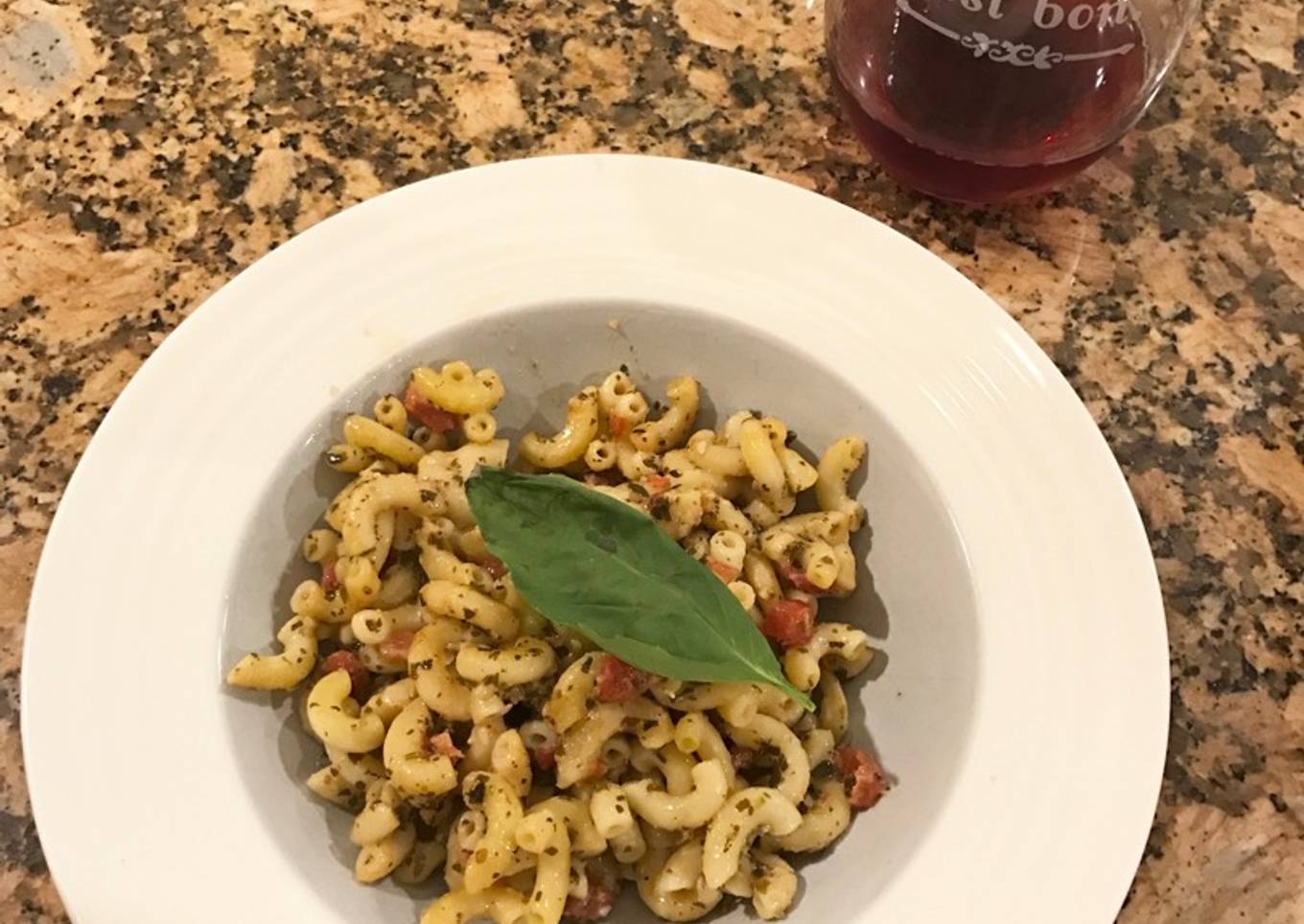 Louise's Pasta with garlic pesto sauce