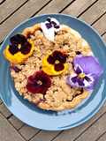 Pie de arándanos floral
