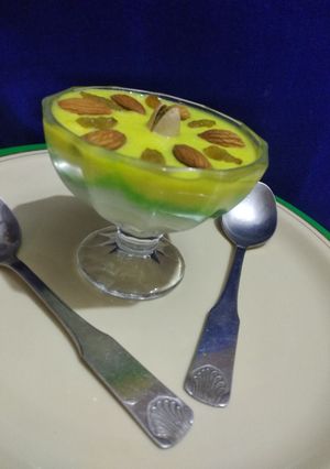 A picture of Tricolour suji kheer.