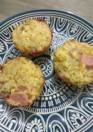 Una foto de "Croquetas" de arroz hechas en molde de cupcakes