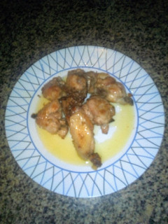 Una foto de Pollo al ajillo