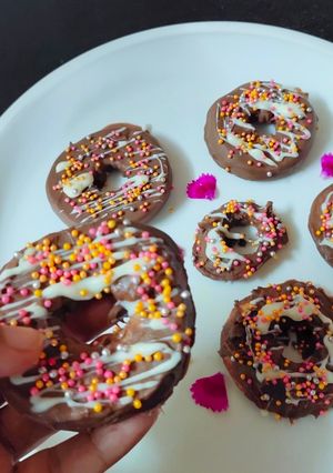 A picture of Fruit and chocolate Instant Donuts.