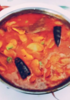A picture of લગ્ન પ્રસંગમાં બનતું વાલનું ચટાકેદાર ખાટું મીઠું શાક.