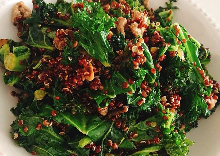 Kale con quinoa roja y carne picada