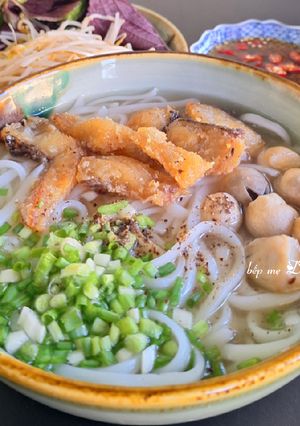 Hình của món Bánh canh cá lóc chiên.