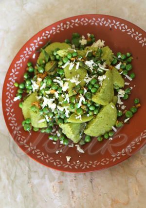 A picture of Green peas dhokla.