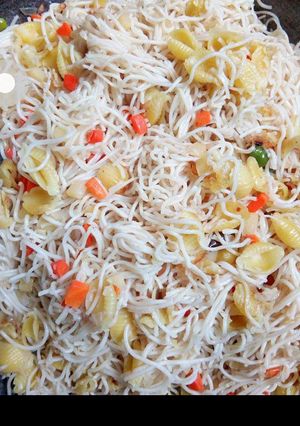 সবজি নুডলস ও মেকোরনি রেসিপির প্রধান ছবি