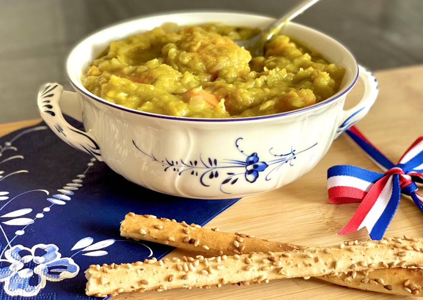 🇳🇱 SOPA de ARVEJAS (“Erwtensoep” versión vegana, Países Bajos)