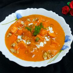 A picture of Paneer makhani/paneer butter masala.