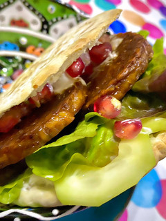 Una foto de Pita de Tempeh al Shichimi Togarashi