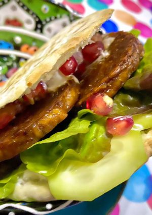 Una foto de Pita de Tempeh al Shichimi Togarashi