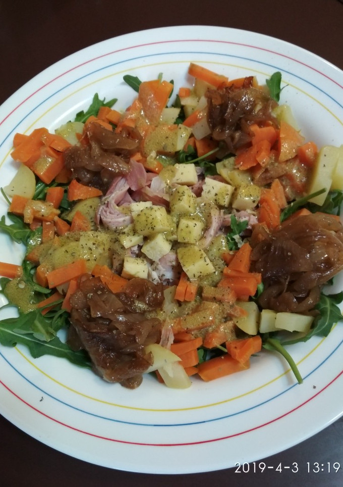 Una foto de Ensalada templada de boniato y jamón York