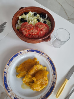 Una foto de Pollo con salsa sano