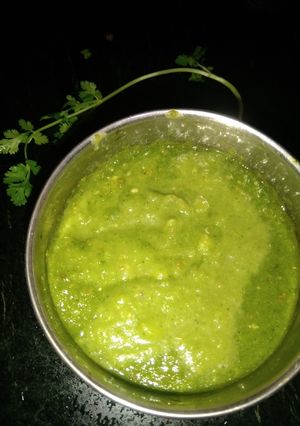 आम की हरी चटनी (aam ki hari chutney recipe in Hindi) रेसिपी मुख्य फोटो