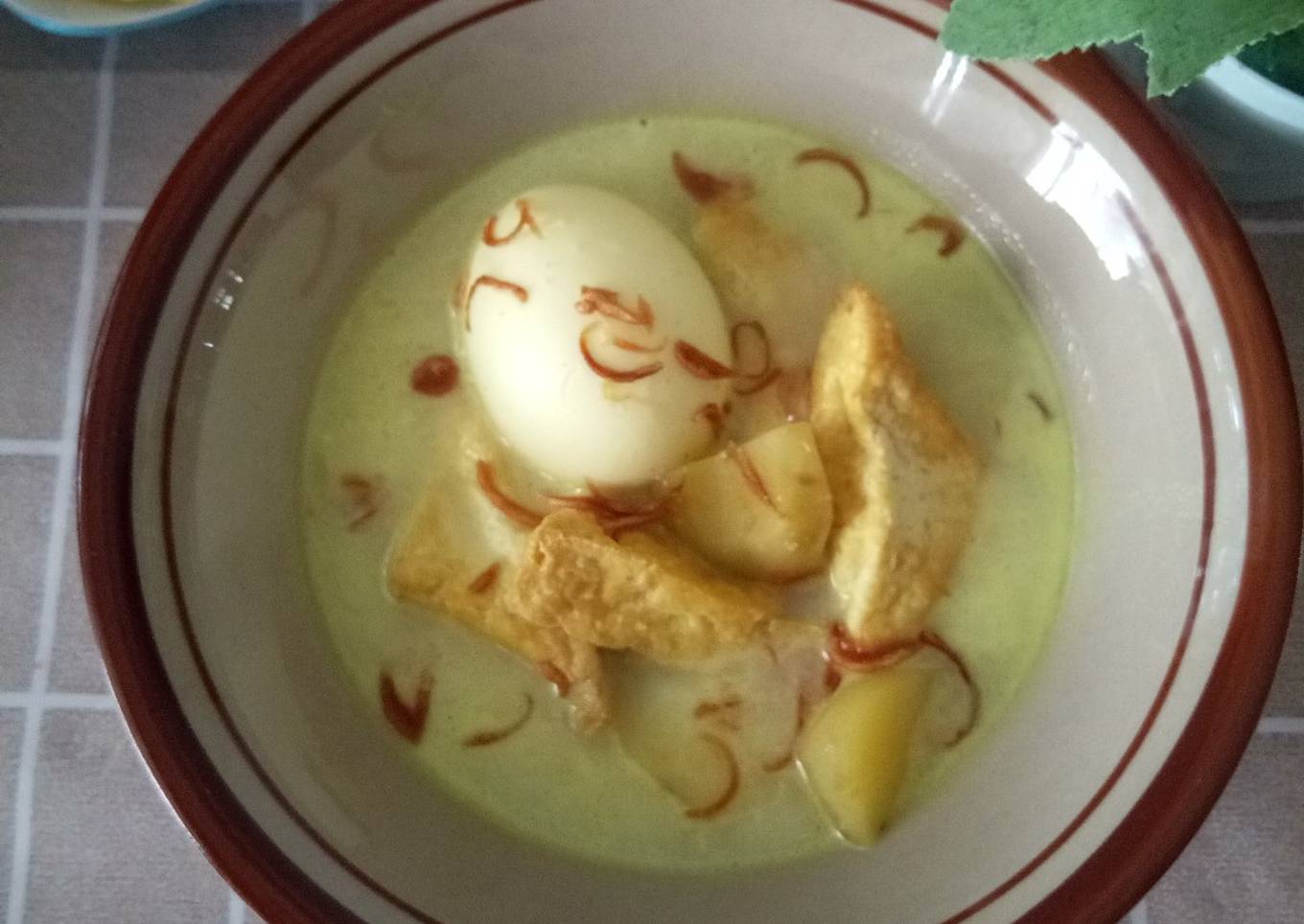 84. Opor Tahu Telur