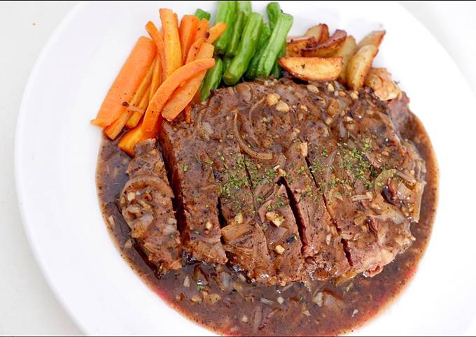 Wagyu Steak with Black Pepper Sauce foto resep utama