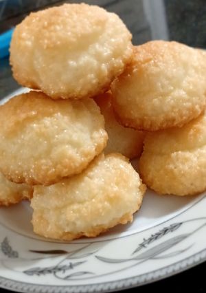 عکسی از دستور شیرینی پفکی نارگیلی😍