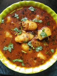 दम आलू (Dum Aloo recipe in Hindi) रेसिपी मुख्य फोटो