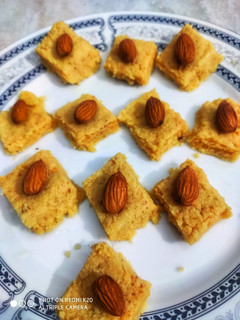 मलाई की बर्फी (Malai ki barfi recipe in Hindi) रेसिपी मुख्य फोटो