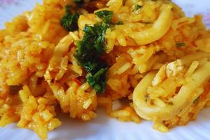 Foto principal de 🥘 🍤 Paella de frutos de mar y pollo 🍽 🇪🇸