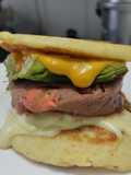 Sándwich🥯en pan🧀de yuca y queso con mortadela casera🍞🥙🥩