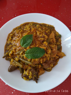 Una foto de Arroz con menudillos de pollo