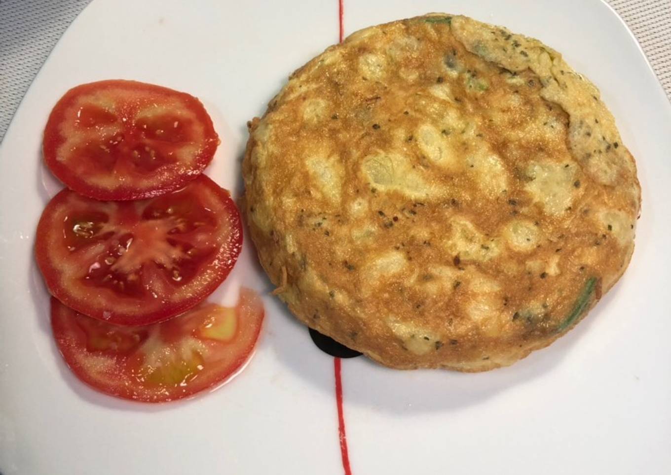 Tortilla de patatas viejas cocidas y aguacate