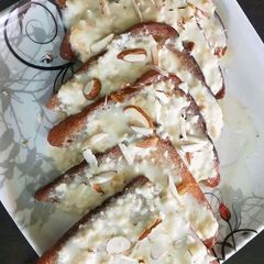 A picture of Shahi tukda.