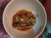 Una foto de sardinas con jitomate