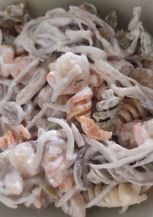Una foto de Pasta con gambas, gulas y nata