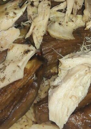 A picture of Maqluba with Chicken.