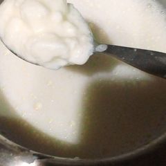 A picture of Dahi.