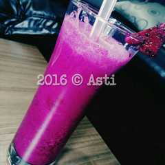 A picture of Jus buah naga.