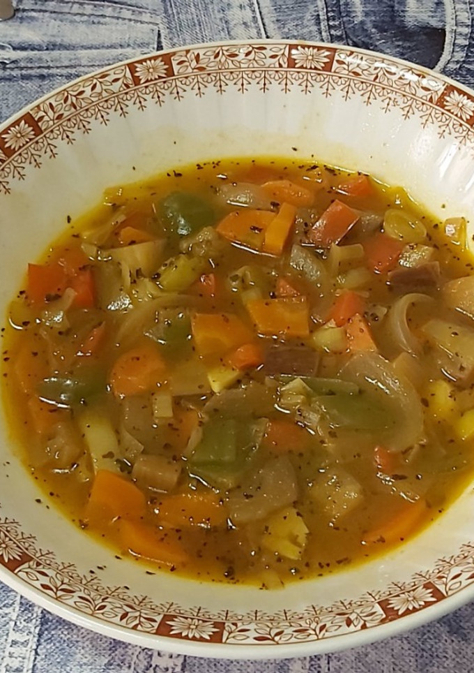 Una foto de Sopa de verduras vegana