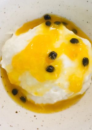 Hình của món Pudding dừa non tươi và sốt chanh dây.