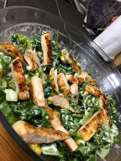 صورة لوصفة سلطة سيزر اللذيذة 🥗🤤