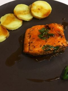Una foto de Salmón en salsa agridulce casera