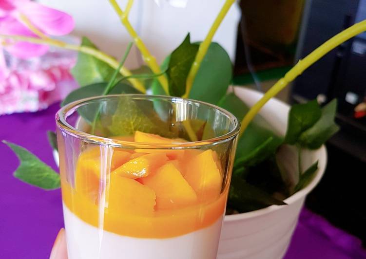 Mango Silky Puding with Mango Sauce