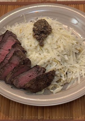 Steak, tejszínes szarvasgombás parpaddellével recept fotója