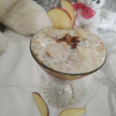 A picture of Sabudana Apple pudding.
