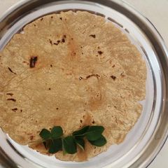 A picture of Jowar roti.