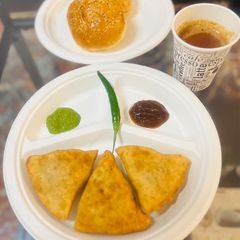 A picture of Street-Style Maida Samosa with Potato & Peas.