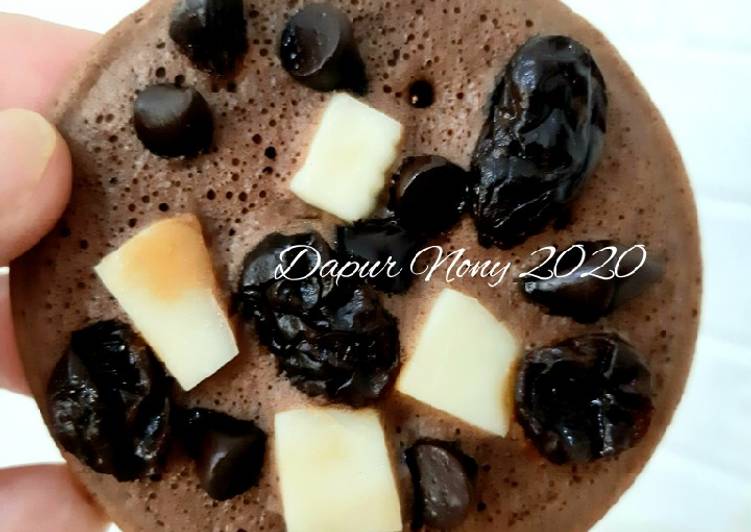 Langkah Mudah untuk Menyiapkan Rhum Raisin Cheese Chocolate Thin Cake yang Enak