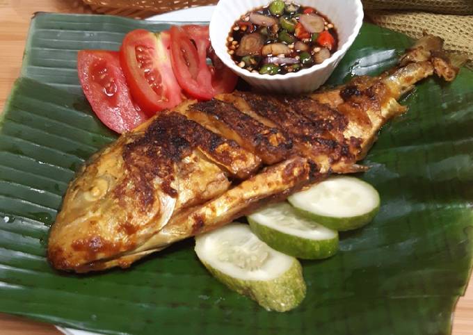 Langkah Mudah untuk Membuat Ikan bakar bumbu jimbaran yang Bisa Manjain Lidah