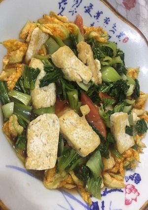A picture of Tofu and Veggie in Oyster Sauce.
