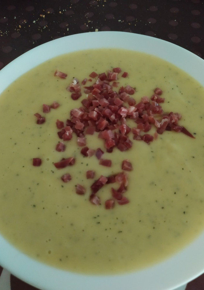 Una foto de Crema de calabacín (Monsieur Cuisine Connect)