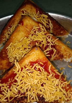 वेजिटेबल सैंडविच (vegetable sandwich recipe in Hindi) रेसिपी मुख्य फोटो