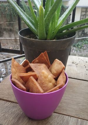 શકરપારા (Sakkarpara Recipe in Gujarati) રેસીપી મુખ્ય ફોટો